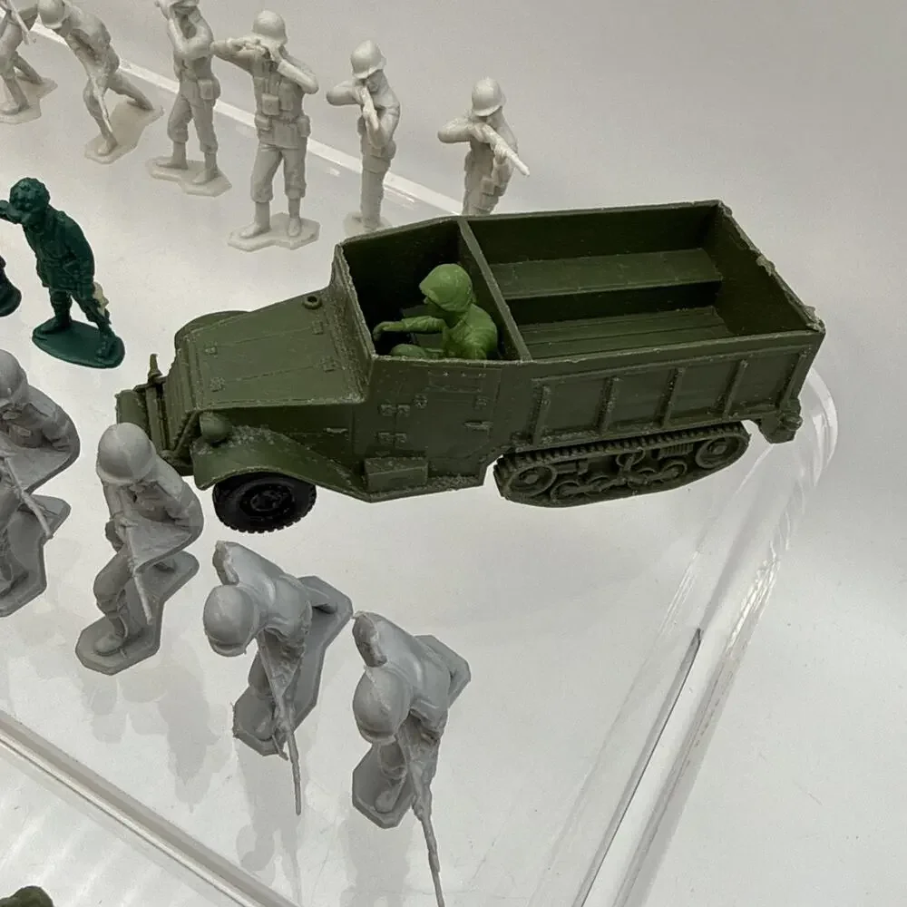 Lot of 120 Vintage WW2 Army Men Green Gray White Plastic Soldiers Figures